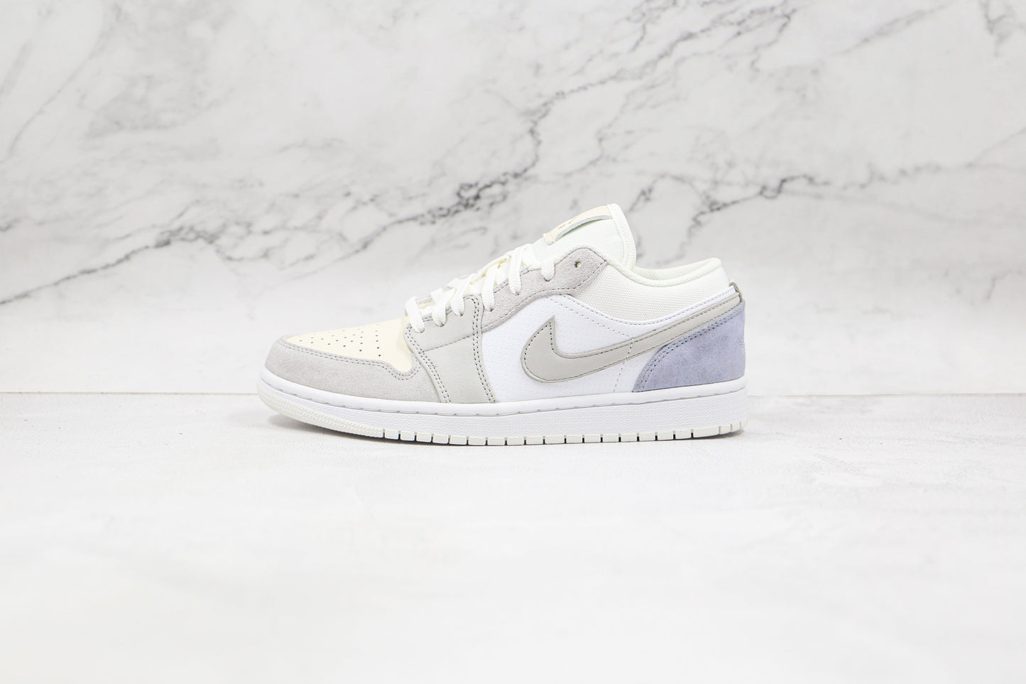 Jordan 1 Low Parijs