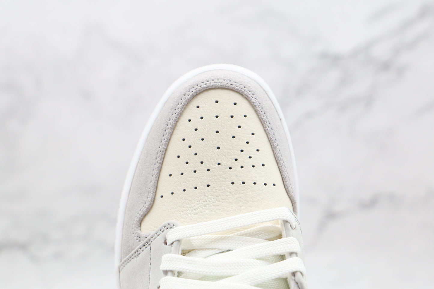 Jordan 1 Low Parijs