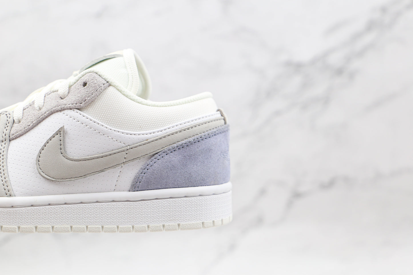 Jordan 1 Low Parijs