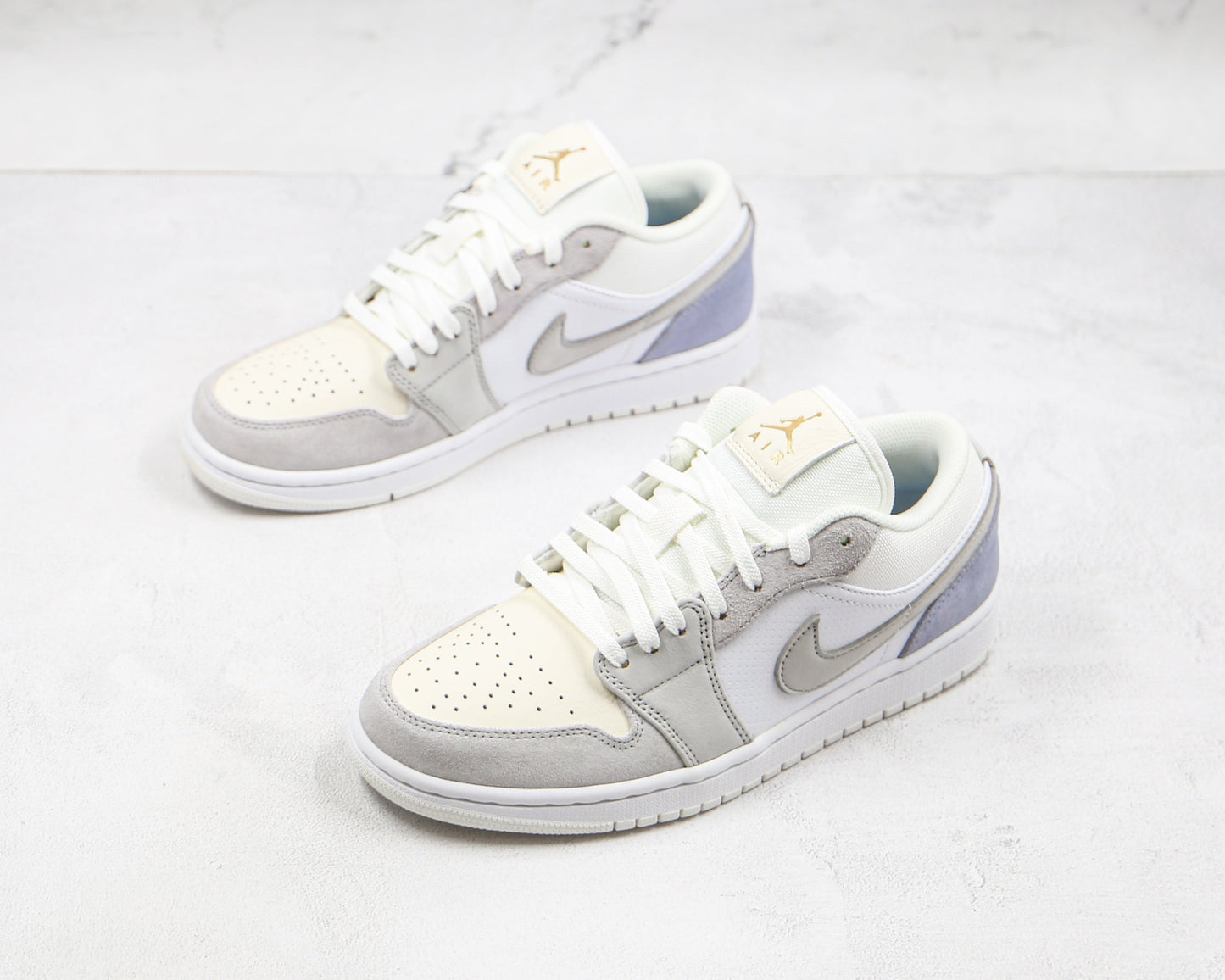 Jordan 1 Low Parijs