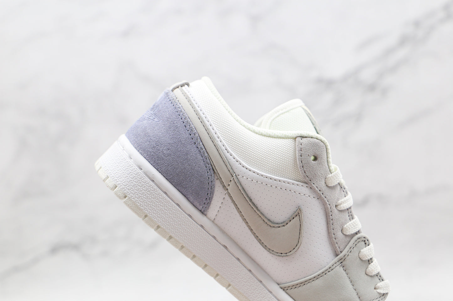 Jordan 1 Low Parijs